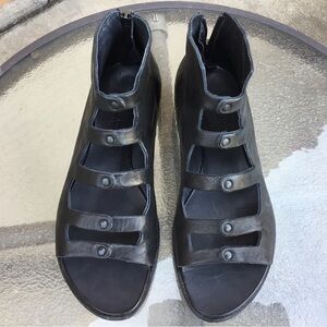 Cydwoq Black Leather Sandal.Boots Size 38